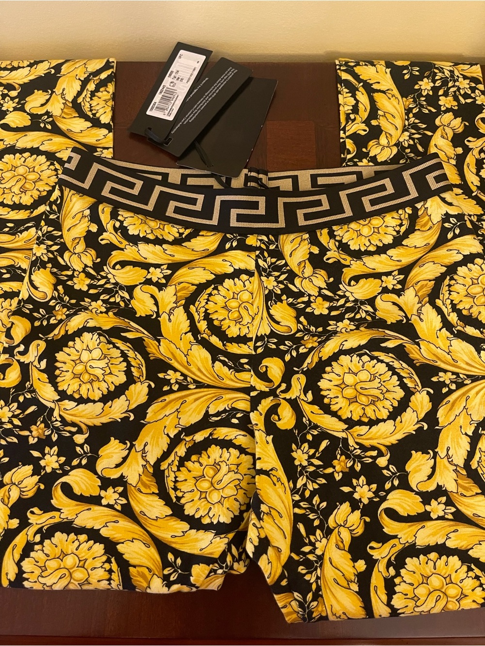 Girls size 12 new Versace Black & Yellow Baroque Print Leggings - Picture 2 of 4